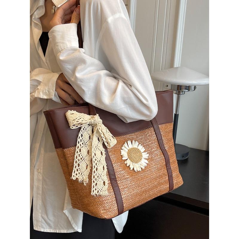 Spring and Summer Large Capacity Tote Bag for Women New High End Textured Shoulder Bag for College Students' Class Commuting Bag