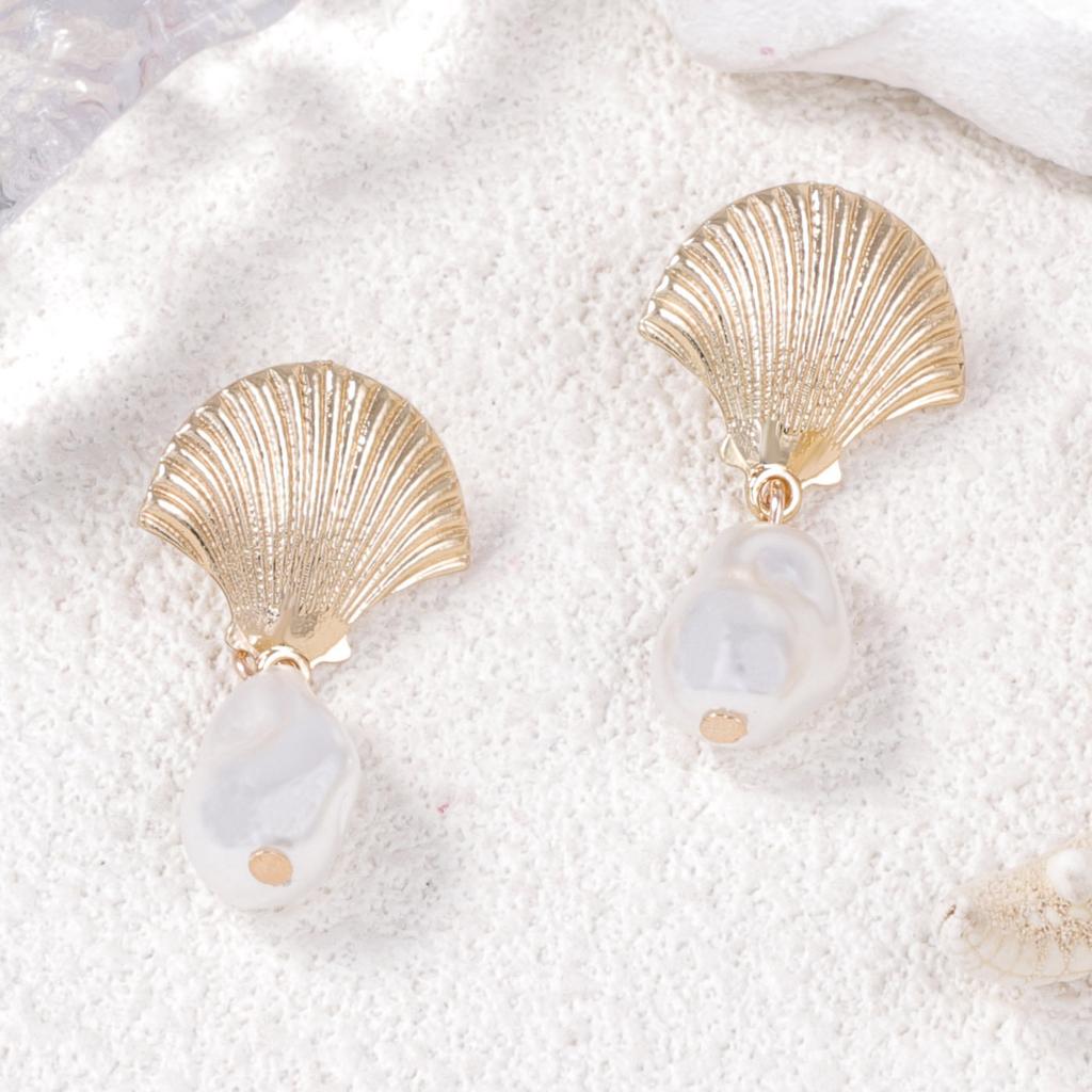 Light luxury temperament elegant ocean vacation style alloy shell imitation pearl pendant earrings versatile casual women's models