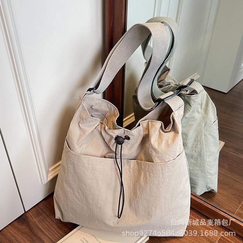 New Fashion Drawstring Shoulder Women's Bag Internet Celebrity Pleated Nylon Messenger Bag Korean Version Niche Casual Literary Tote Bag