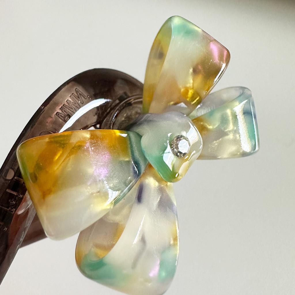 Elegant Bow Hair Clip For Women Premium Acetate Chic Fashionable Accessory
