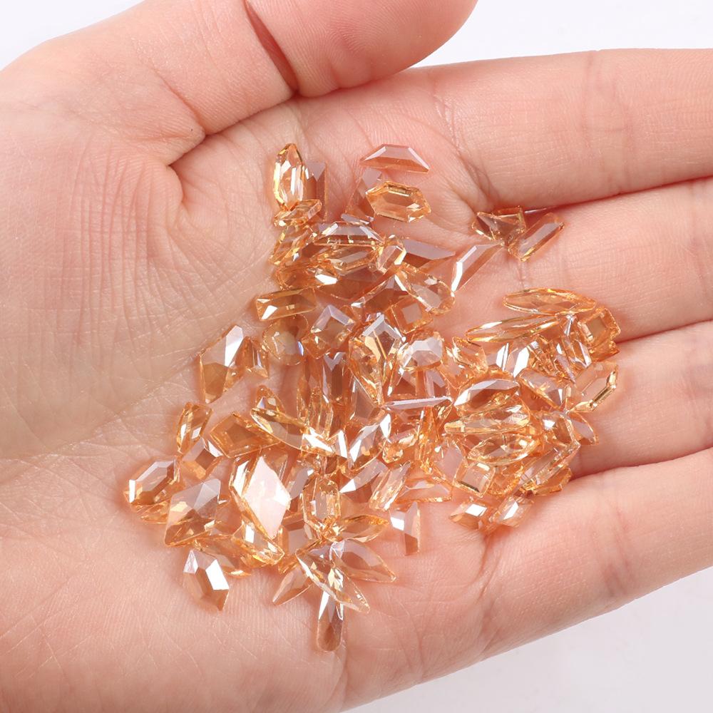 Nail Art Aurora Diamond, Warm Elf With The Same Champagne Flat Bottom Special-Shaped Diamond Mixed With 100 Internet Celebrity Nail Art Diamonds