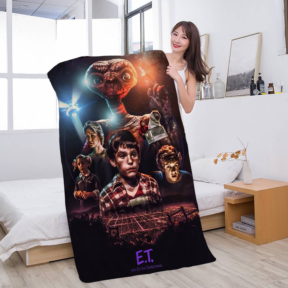 Movie E.T. The Extra-Terrestrial Anime Beach Swimming Towel Soft Absorbent Washcloth Children's for Kids Travel Camping Gym