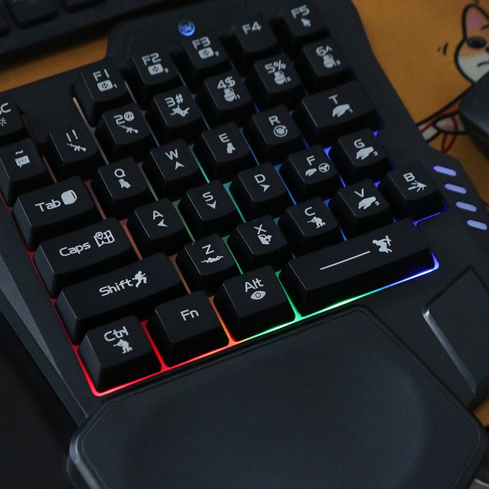 USB Single Hand Keyboard Ultra-slim Luminous One Handedly Keyboard 3 Color Backlight Wired Gaming Mechanical Keyboard Smartphone