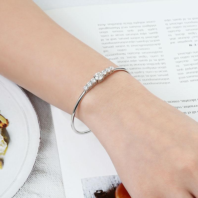 IOGOU Otevírací náramek Cuff 6,5 mm 1 ct Moissanit barvy D pro ženy 925 Sterlingové stříbro Certifikovaný jemný šperk Valentýnský dárek