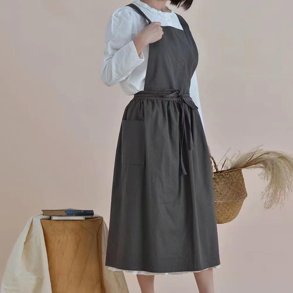 

Cross-Back Cotton Apron for Baking, Art, and Gardening One Size темно-серого