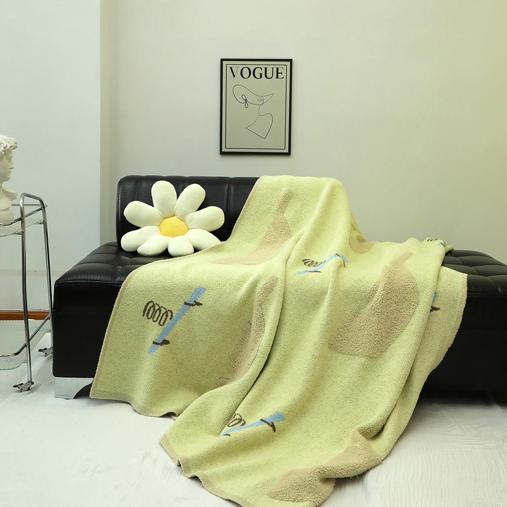 Half-fleece Blanket Soft comfort Classic Warm Breathable Portable Plush Lightweight Versatile Use Blankets for 2025