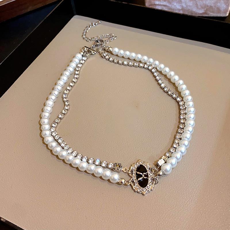 Dopamine Pearl Necklace: Retro Court Style Versatile Clavicle Chain for Women