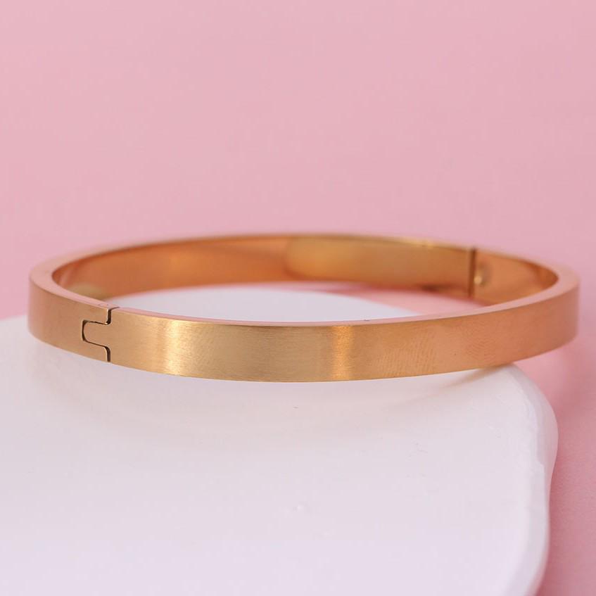 European Minimalist Brushed Stainless Steel Women's Bracelet with Gold Buckle