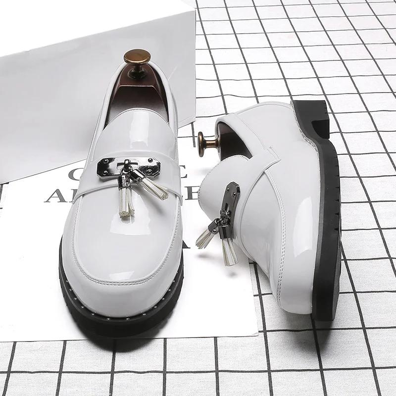 Italy Luxury Brand Loafers Men Shoes Tassel Man Designer British Style Lacquered Leather Mens Shoes Thick Bottom Wedding Shoes