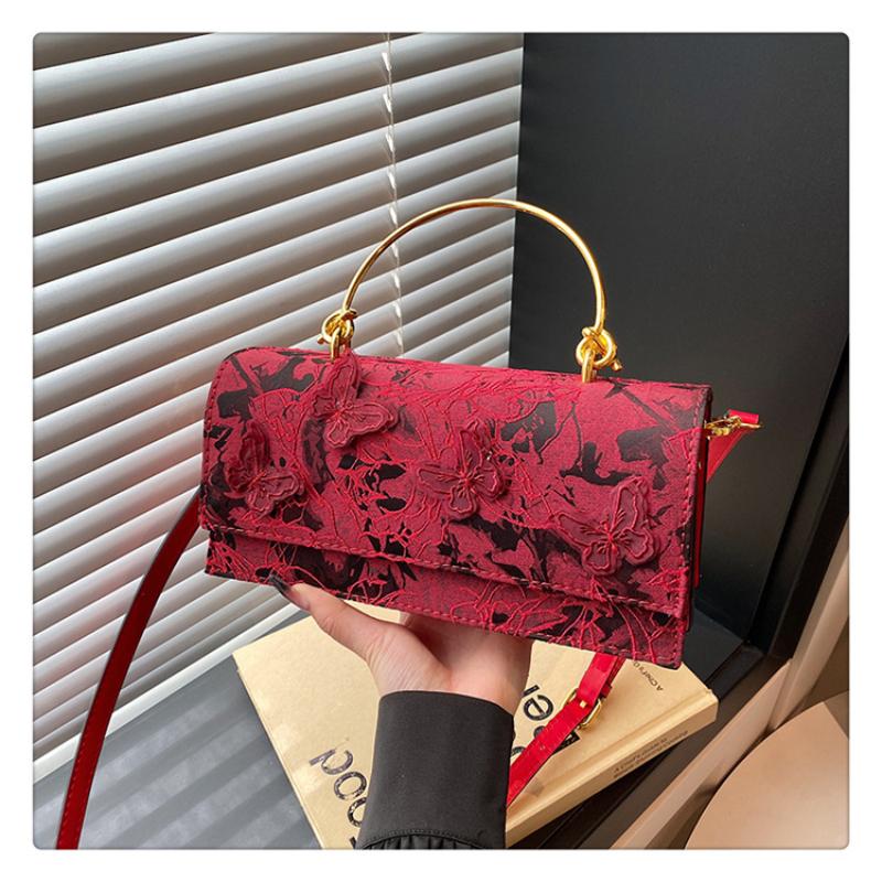 2025 Nuove Borse da Donna Mori Moda Ragazza Dolce Pizzo Fiocco Singola Spalla Manico Metallico Catena PU Borsa Quadrata Piccola alla Moda per Regali di Festa Femminili