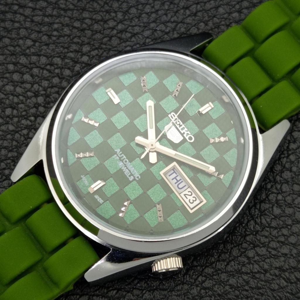 AUTOMATIC VINTAGE REFURBISHED SEIKO 5 JAPAN MENS GREEN DIAL WATCH a440433-4 Sk-a440433