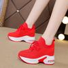 Mode Neu Frühling Sommer Stricken Mode Sneaker Damen Versteckte Absätze Freizeitschuhe Frau Atmungsaktive Plateau-Sneaker Keilabsatz Weiße Schuhe