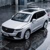1:24 Cadillac XT6 2023 Off Road SUV Alloy Car Model Diecast Metal Car Vehicle Model Desktop Display Collectible Ornament Holiday