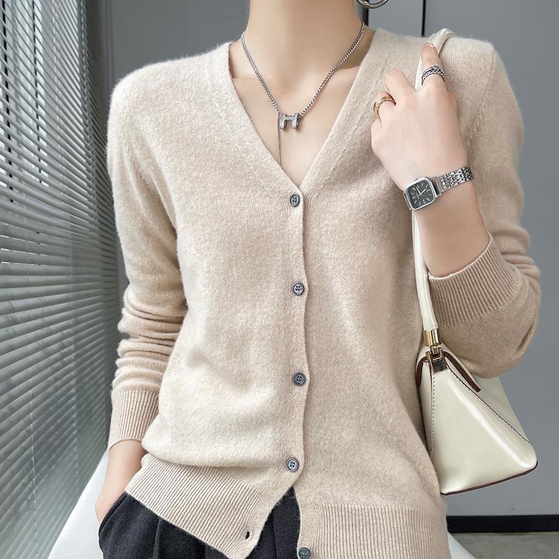 Autumn/Winter 2023 Women's Pure Wool Knit Cardigan Coat with V-Neck and Long Sleeves.