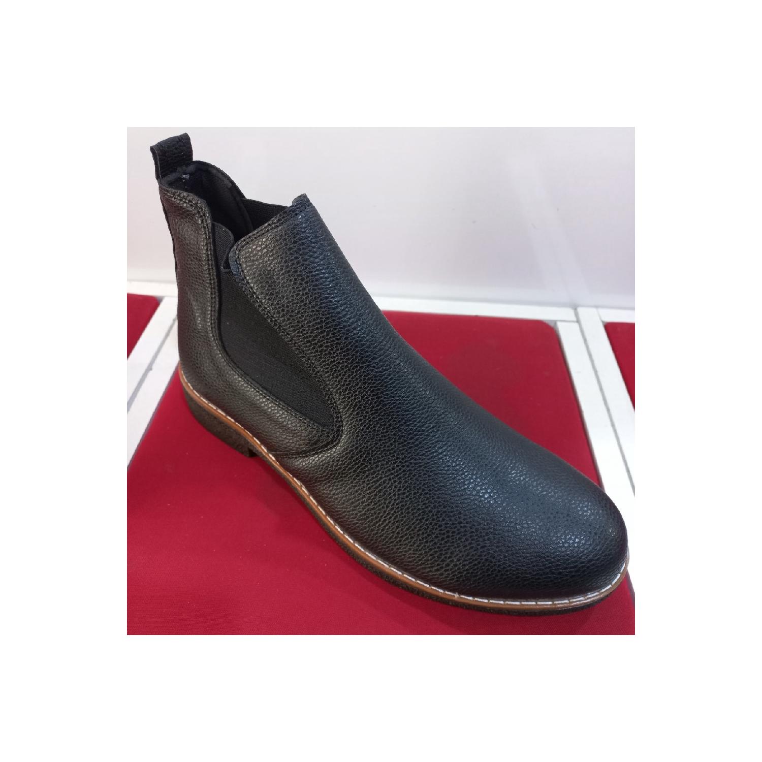 

Полностью ортопедические эластичные ботинки с резиновой подошвой и теплой подкладкой 40 чёрный