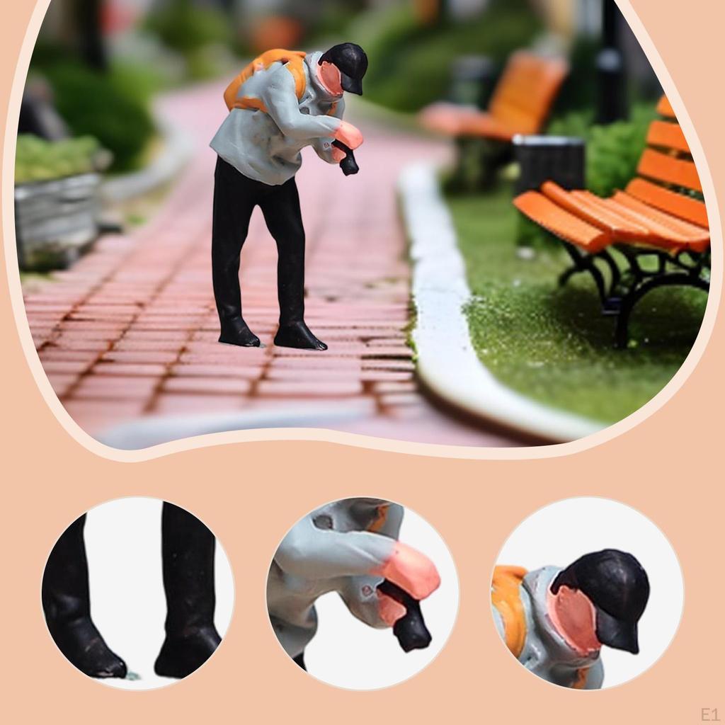 1:64 Scale Photographer Figure Miniature Figurine Resin Realistic Photo Prop Tiny People Model for