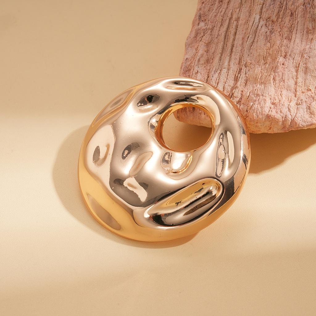 Vintage Pleated Hollow Round Circle Brooch Simple Corsage Premium Brooch