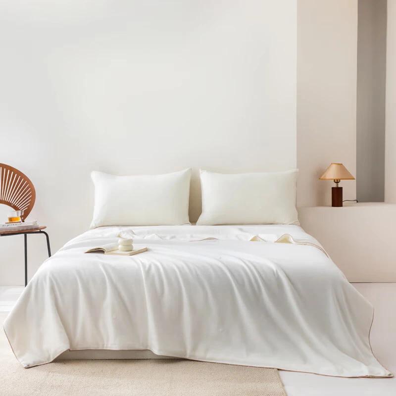 MUJI Silk Jacquard All-Season Quilt