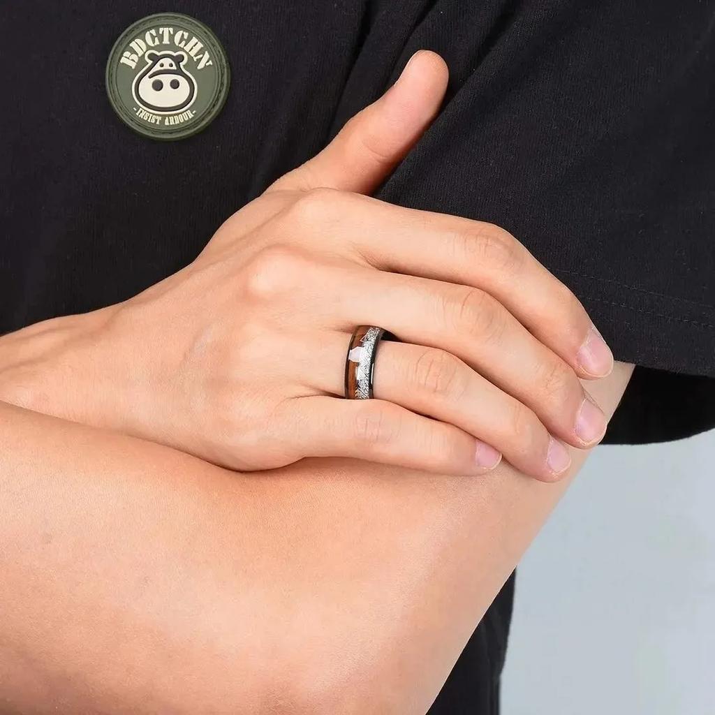 Fashion 8mm Black Stainless Steel Arrow Rings For Men Inlay Meteorite Hawaiian Koa Wood Rings Men Wedding Band Jewelry
