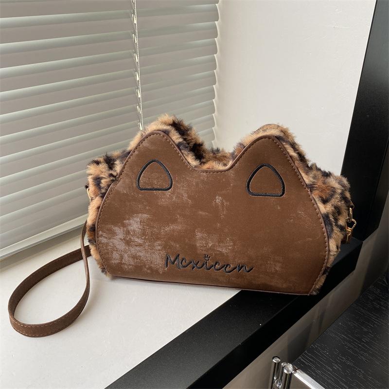 Niche Fashion Personalized Cat Ear Bag Women's Winter Retro Trend Versatile Shoulder Bag High-end Casual Women's Bag