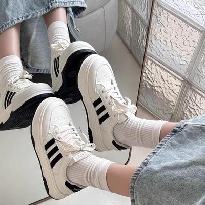 Platforma Dexun białe buty wszechstronne damskie buty muffin 2025 lato nowe zamówienia celebrytów internetowych gwałtownie rosną codzienne sportowe buty na desce