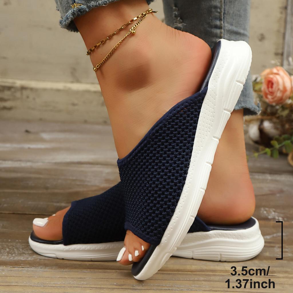 Large Flat Casual Slippers for Women's Fashion, Versatile and Lightweight Mesh Beach Sandals, Suitable for Outdoor Activities