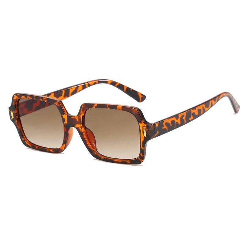 

Classic Vintage Square Sunglasses for Women Frame Female Rectangle Sun Eyeglasses Gradient Brown Retro Designer Style Style Glasses Oculos De Sol only 1pcs sunglasses