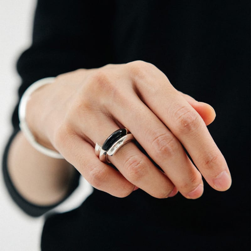 

TACIT Кільце-скеля з оніксом 11