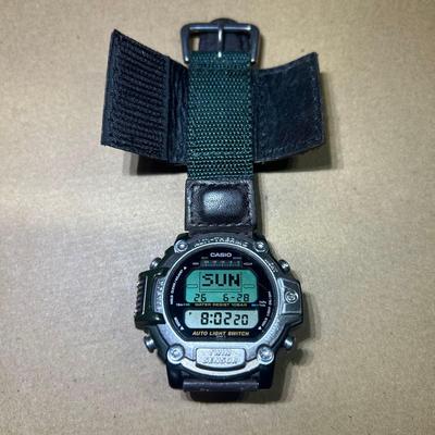 Used CASIO Pro Trek ALTI-THERMO TWIN SENSOR Casual Men's Watch Battery New