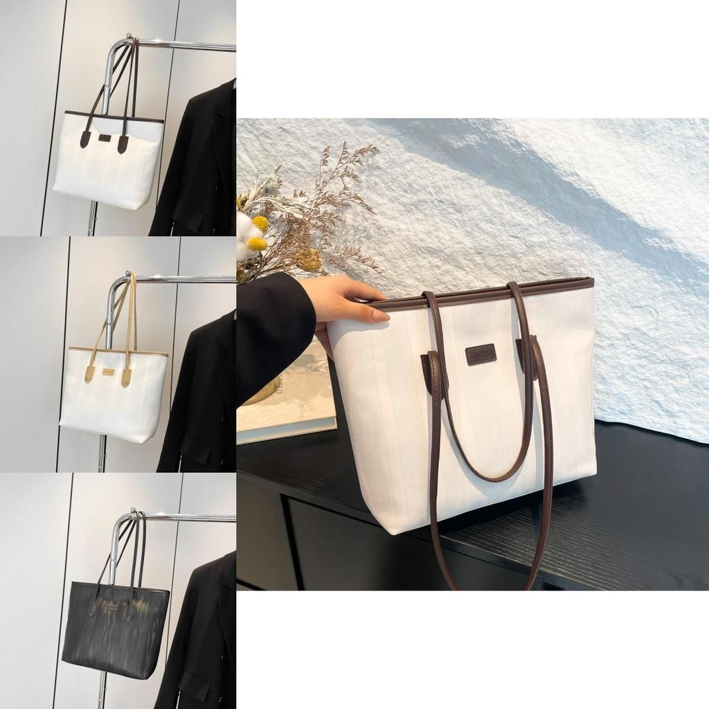 Stylish Large Capacity Tote Bag For Women With Fashionable Street Style Perfect For College Commute