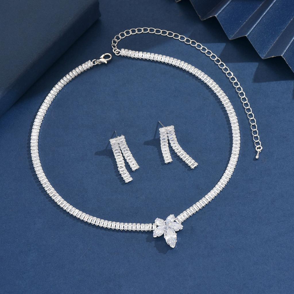 Bright Zircon Bridal Necklace Earrings Copper Zirconium Set Light Luxury Niche Design Retro Elegant Simple Clavicle Chain Women