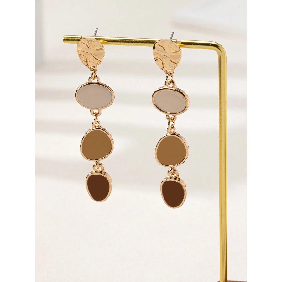 A Pair of Trendy Casual Fashion Oil-Drip Elegant and Versatile Women's Earrings