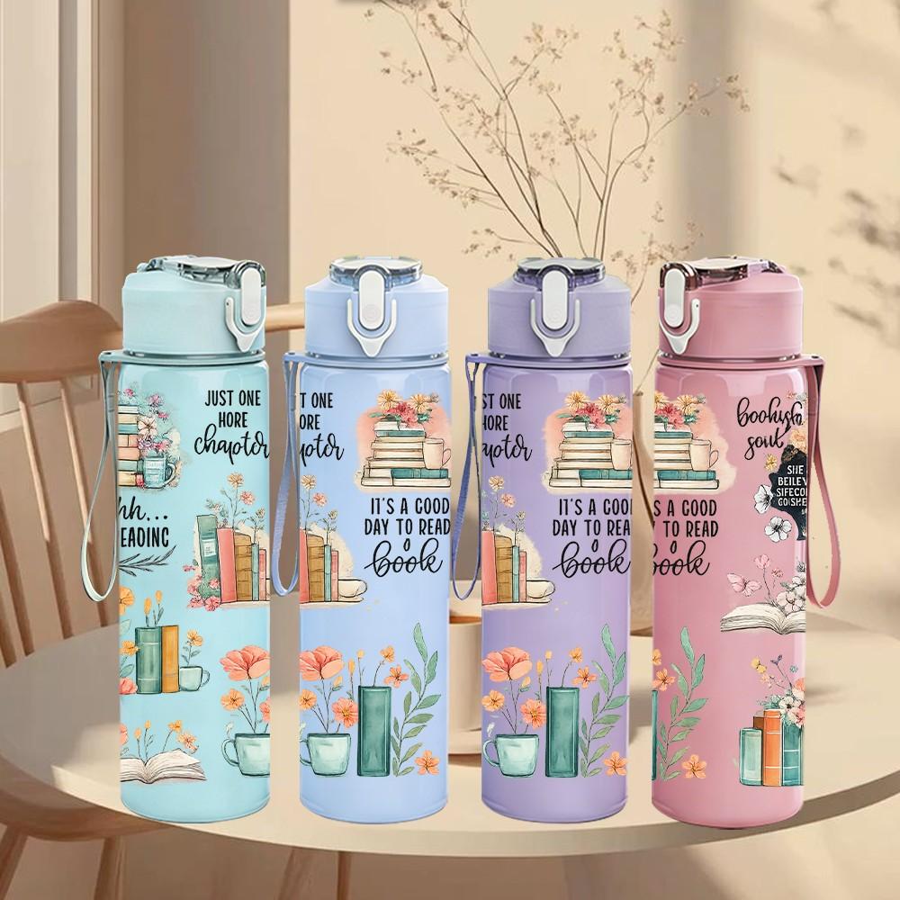 1PC Vintage Newspaper Quote Collage 750ml Color Plastic Sports Water Bottle Leakproof Flip Straw Lid Suitable for Sports Office Home Use