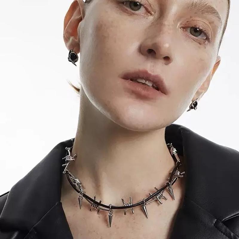Punk Metal Thorn Rivet Choker Necklace For Men Woman Gothic Hip Hop Double Layer Clavicle Chain Necklace Y2K Jewelry Accessories