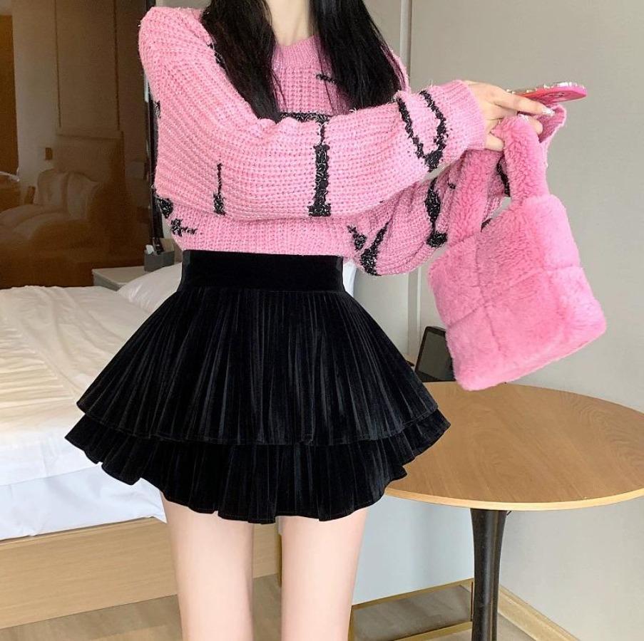 Милая мини-юбка для женщин — фото 4