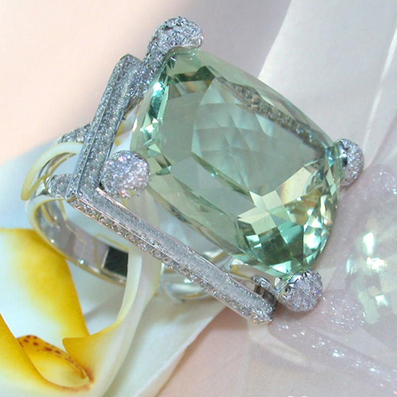 

Изысканные аксессуары для вечеринок Огромный светло-зеленый горный хрусталь Юбилейный подарок Кольцо Размер 6-10