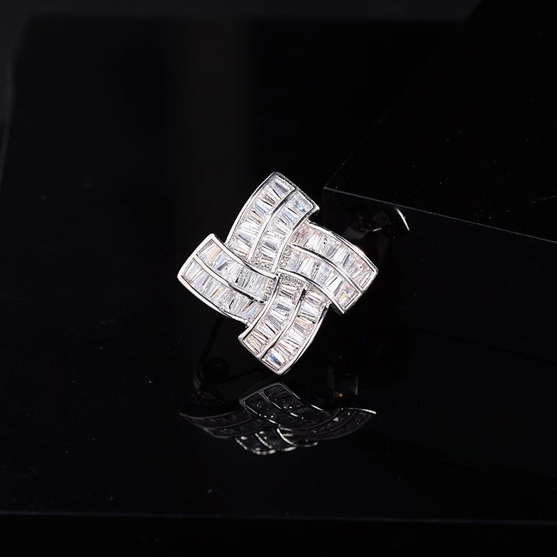 Broșă Elegantă cu Zircon Micro-Incrustat: Accesoriu de bijuterie la modă, potrivit pentru orice ținută, pentru vară