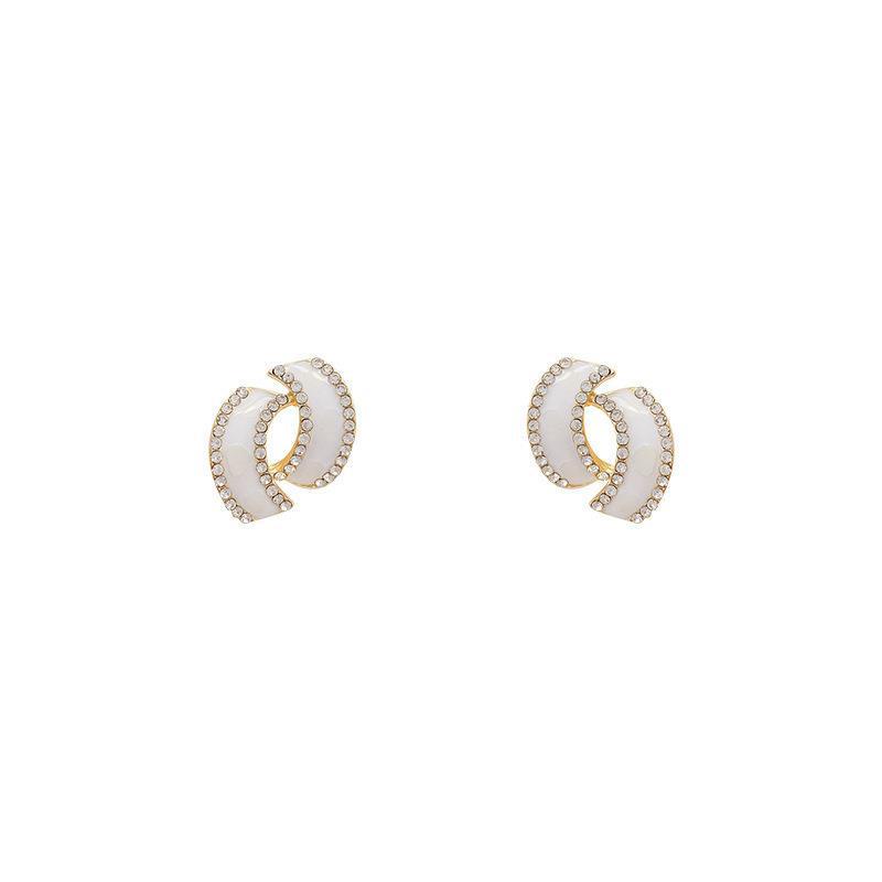

Elegant Geometric Drop Earrings Lightweight Metal Alloy Material Simple Design Suitable for Daily Wear and Special Occasions белый