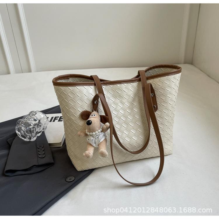 Large-capacity Woven Tote Bag Women's 2025 New Fashion Explosion Shoulder Bag Simple Texture Work Commuter Bag