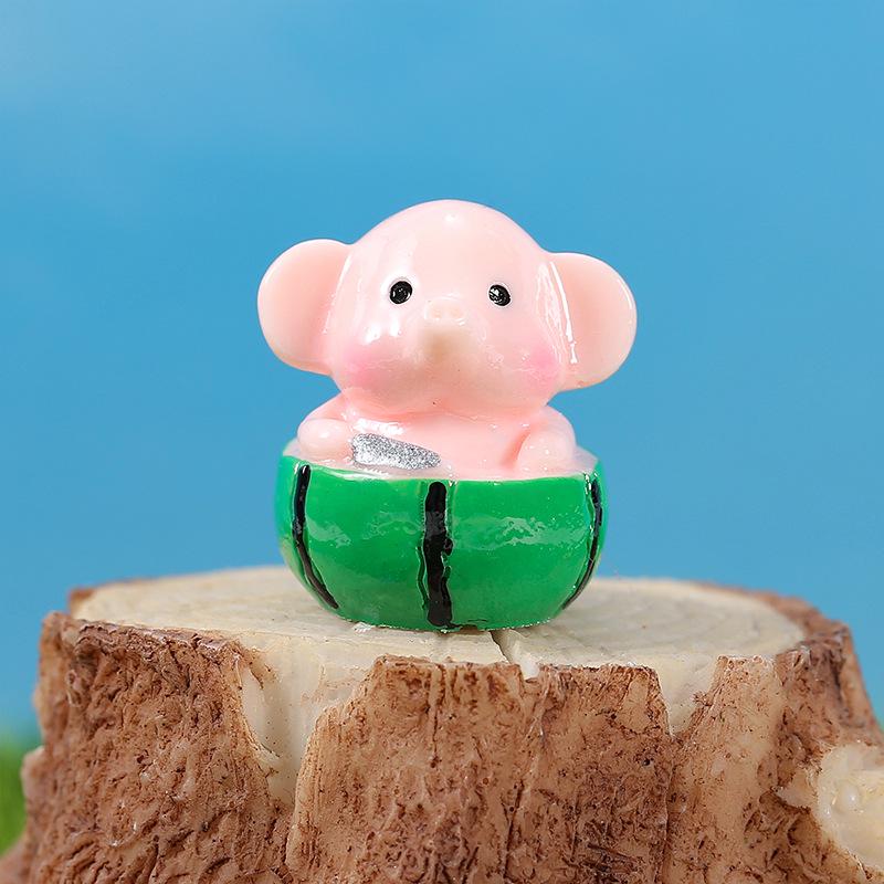 Adorable Watermelon-Themed Micro Landscape Ornament with Three Little Elephant Resin Figures