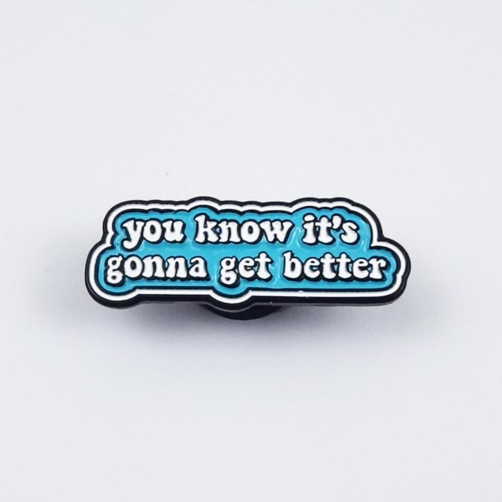 Classic English Quotes Brooch: Simple Geometric Badge for Clothing and Bags