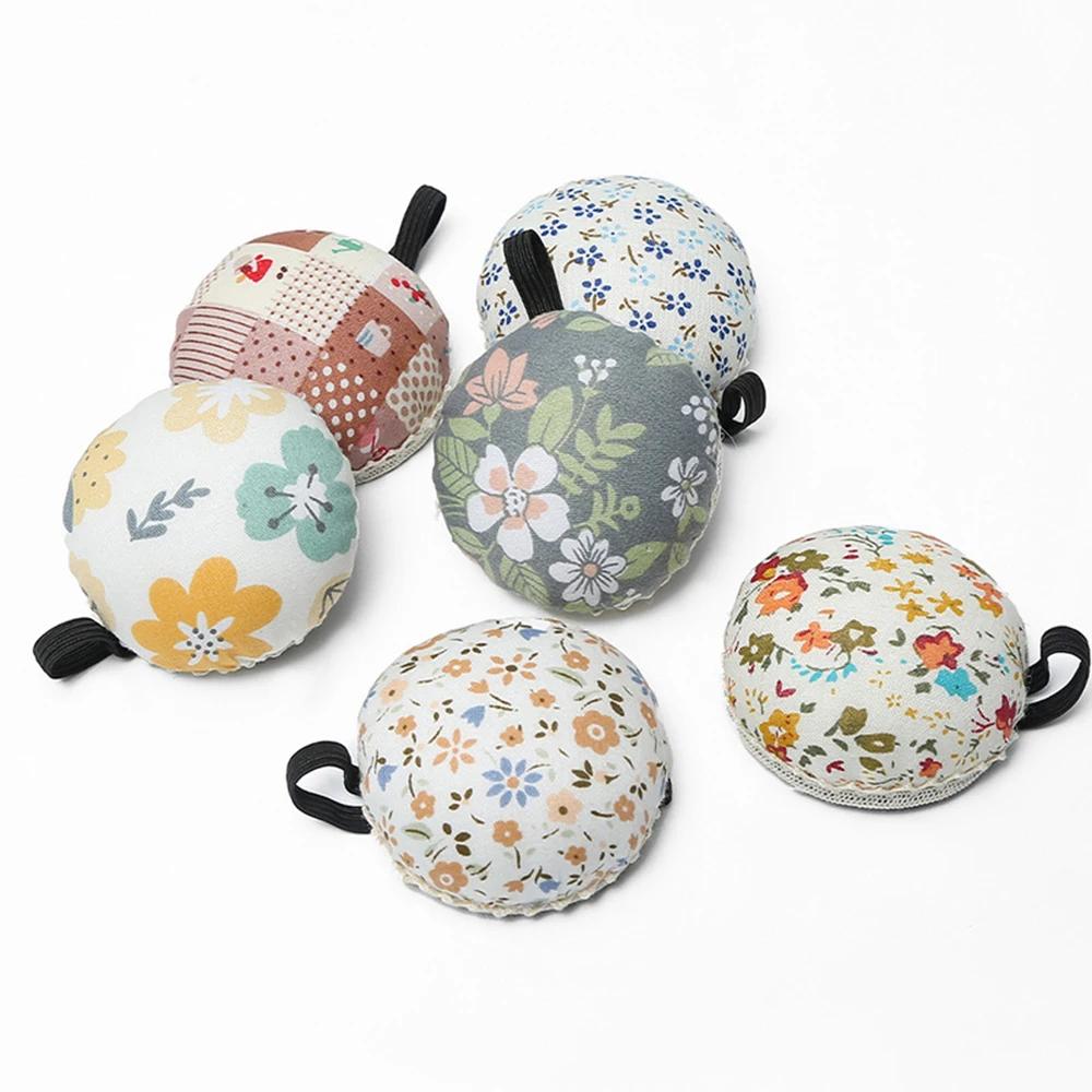 

1Pc Wrist Strap Sewing Needle Pin Cushion Pillow Holder DIY Craft Tool Stitch Needlework Needle Holder Sewing Accessories