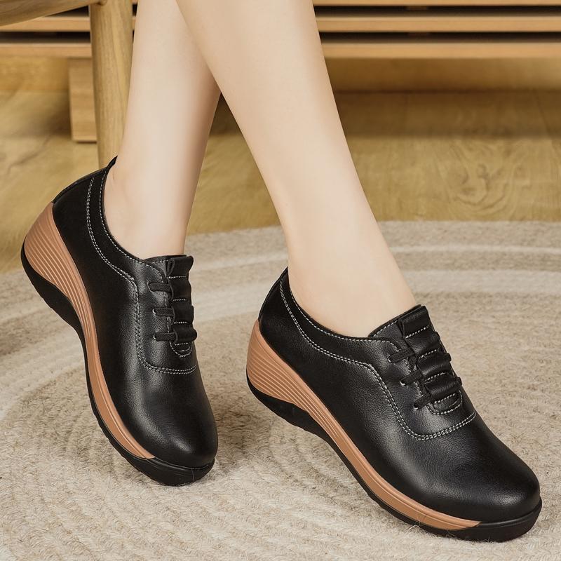 New Style Perforated Breathable Women's Summer Casual Shoes with Wedge Heels and Thick Soles