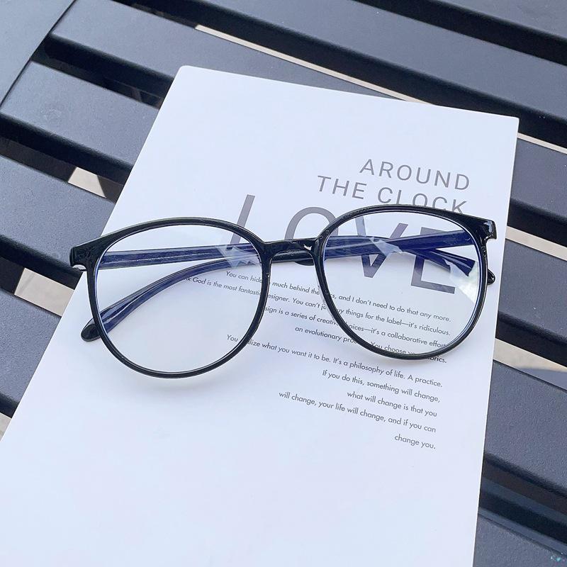 Women's Ultra-Light High-End Fashion Resin Glasses with Anti-Blue Light for Presbyopia and Fatigue Relief.