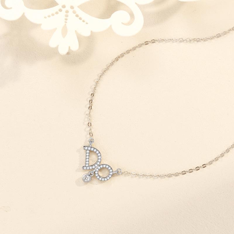 English letters DO necklace Female simplicity Personality temperament Versatile niche design pendant Clavicle chain