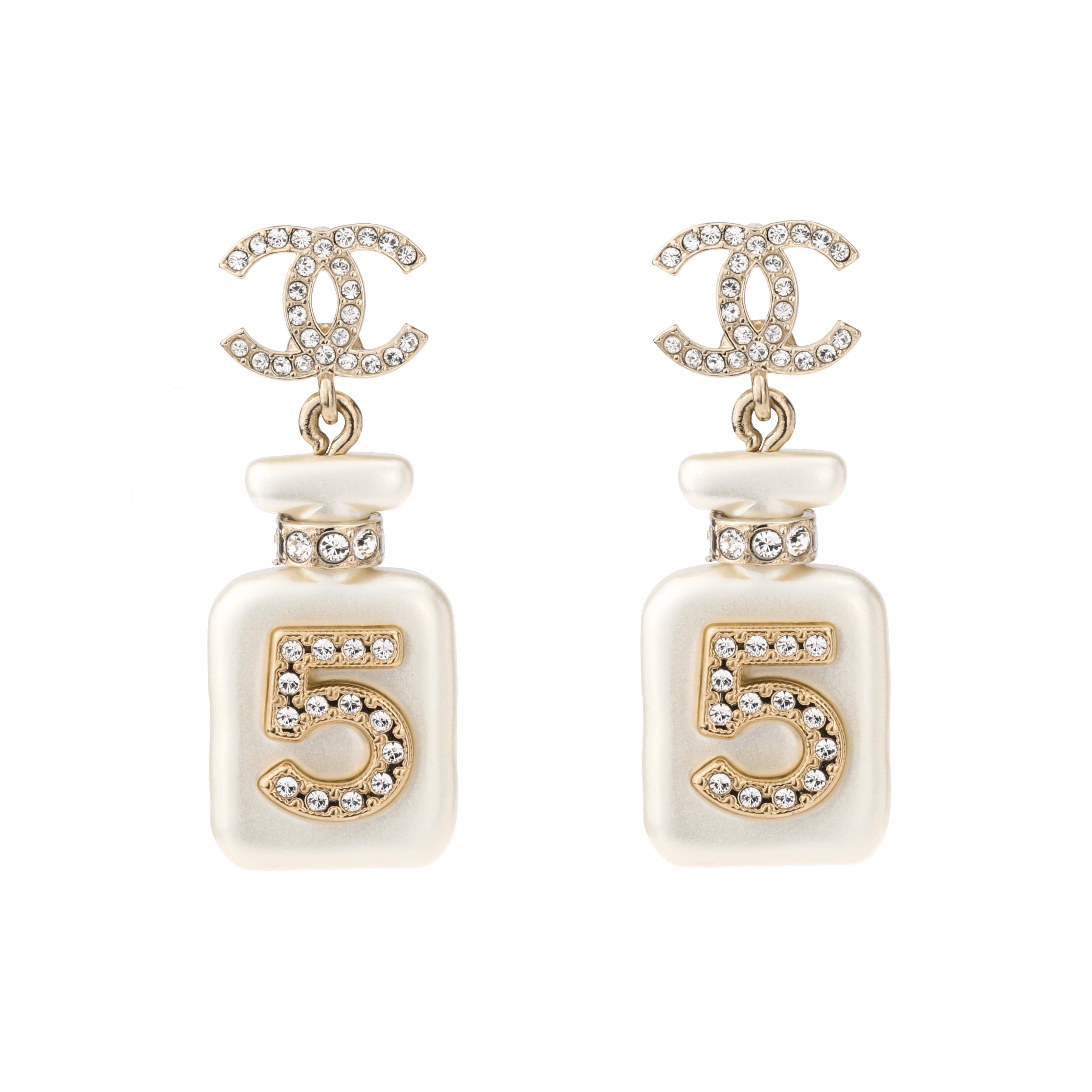 

Chanel Classic Logo Metal Rhinestone Earrings Women earrings White AB8469-B08259-NI490 White,F