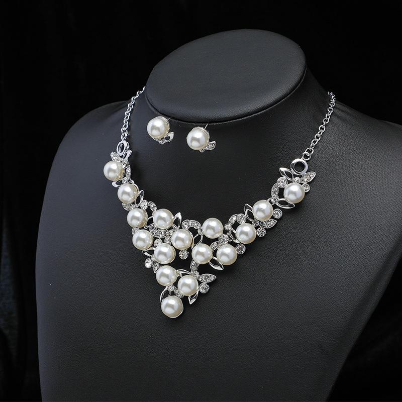 Pearl Necklace Earrings Set Women'S Light Luxury Niche Medieval Collarbone Chain Atmospheric Bridal Wedding Dress