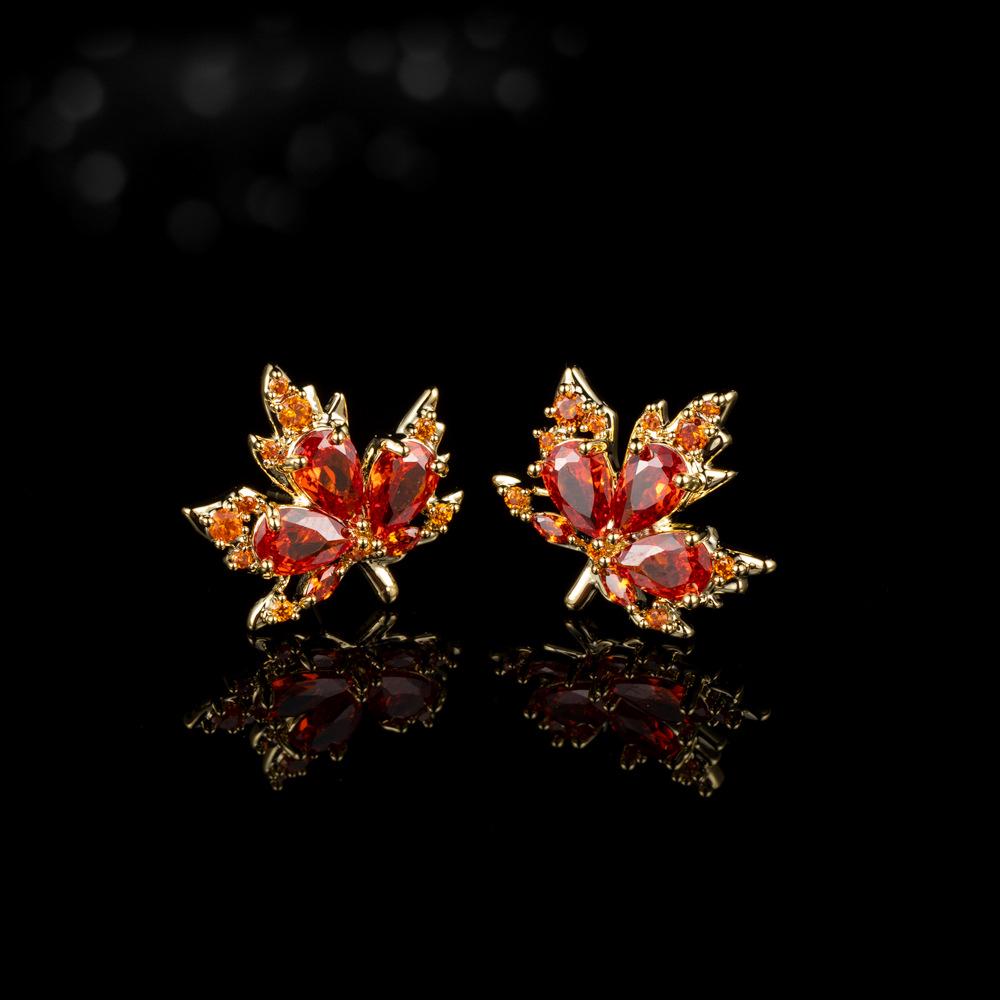 

Серьги-пусеты из корейского карамельного клена с позолотой 14 карат