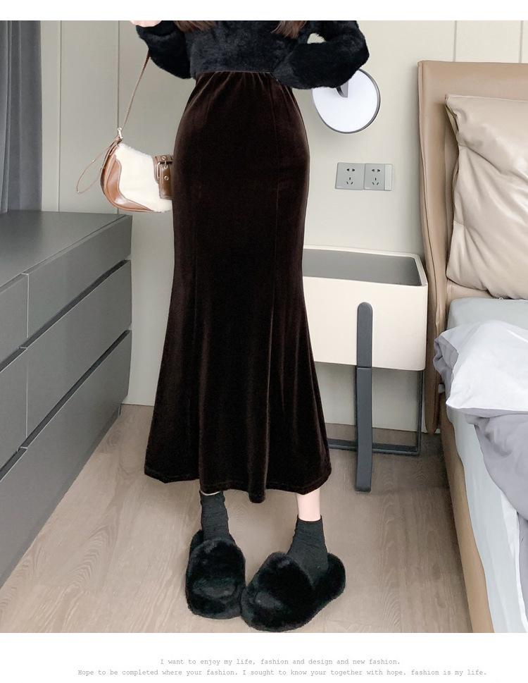 Women's Black Velvet Fishtail Pencil Skirt - High Waist, Slimming, Mid-Length, Pleated, Autumn/Winter.