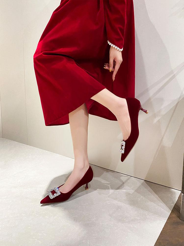 Source wedding shoes women's 2025 new Xiuhe bride shoes thin heel red high heels suede rhinestone pointed single shoes